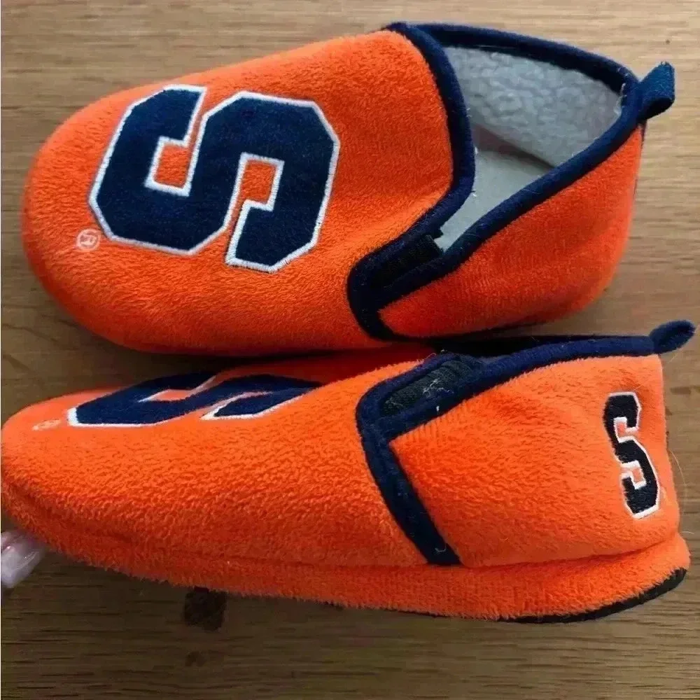 Syracuse slippers - Kids size XL